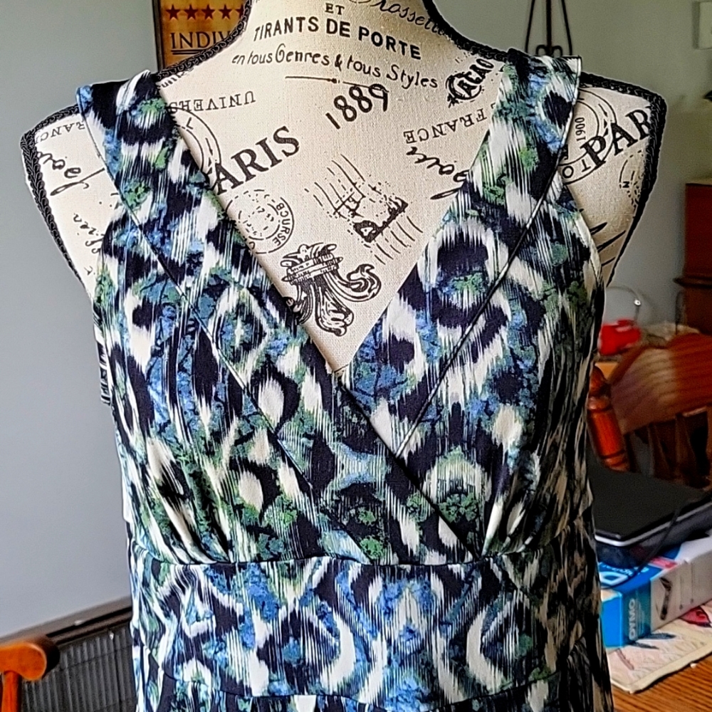 ACCESS DRESS - Picture 2 of 13